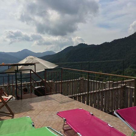 La Casa Di Zoe Apartment Uscio Bagian luar foto