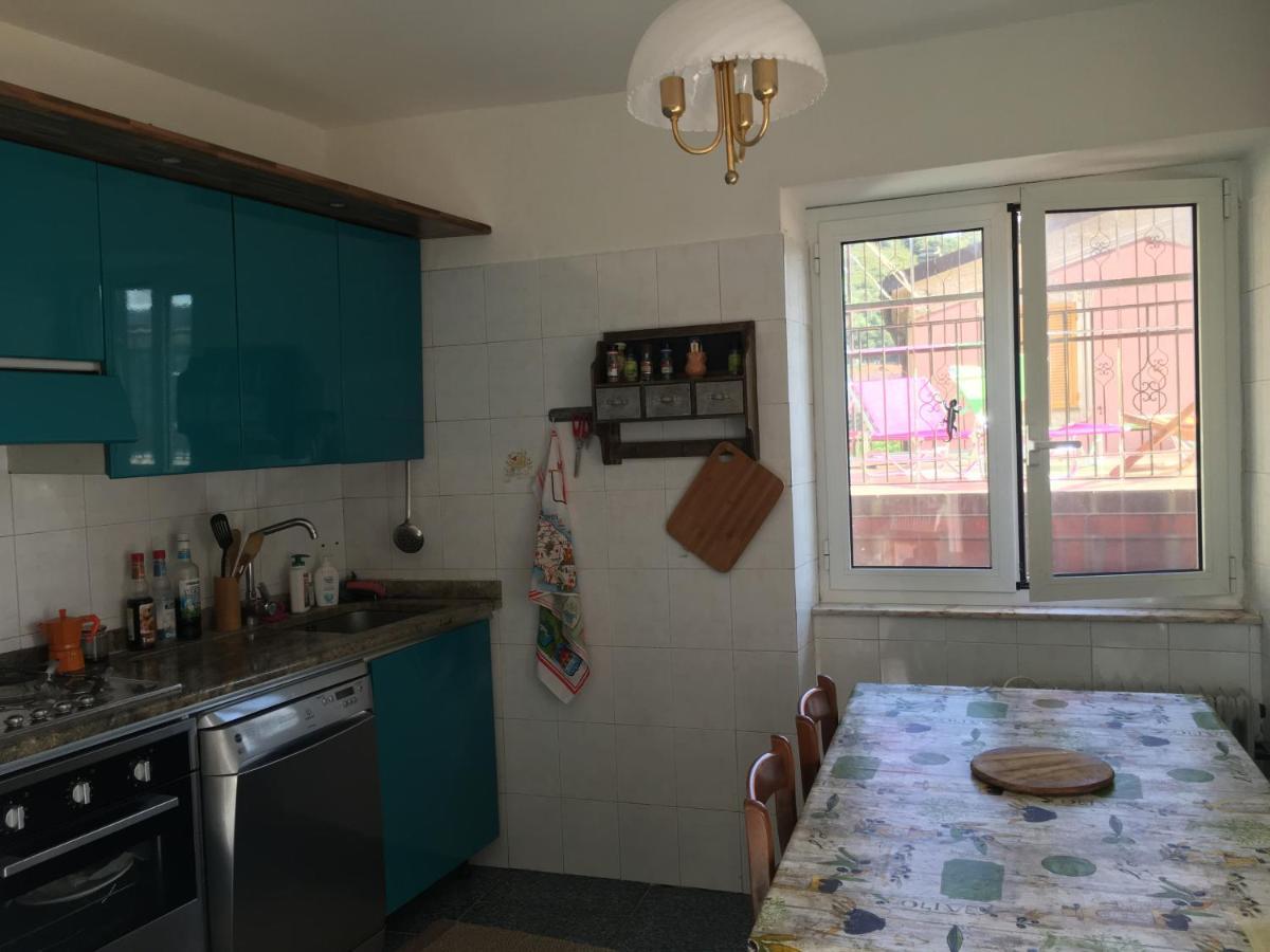 La Casa Di Zoe Apartment Uscio Bagian luar foto